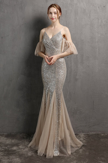 Vestido largo de lentejuelas de champán con volantes